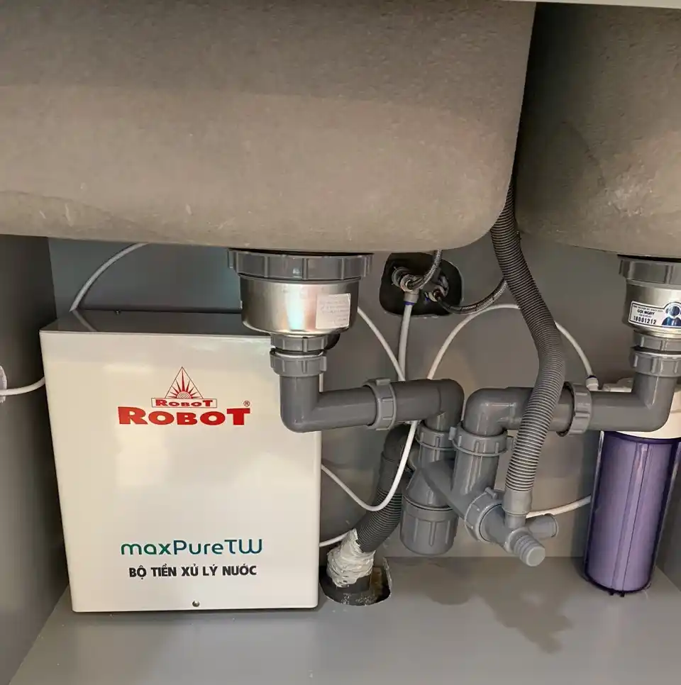 Hình lắp đặt thực tế bộ tiền xử lý nước maxPureTW 4 cấp Robot