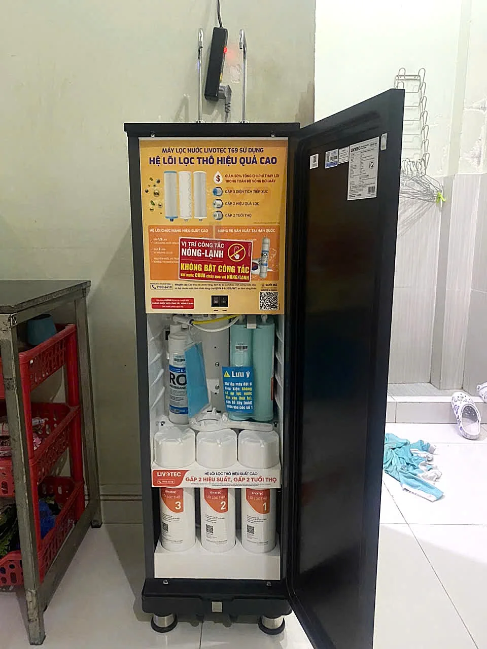 Hình lắp đặt thực tế máy lọc nước nóng lạnh Karofi Livotec T69