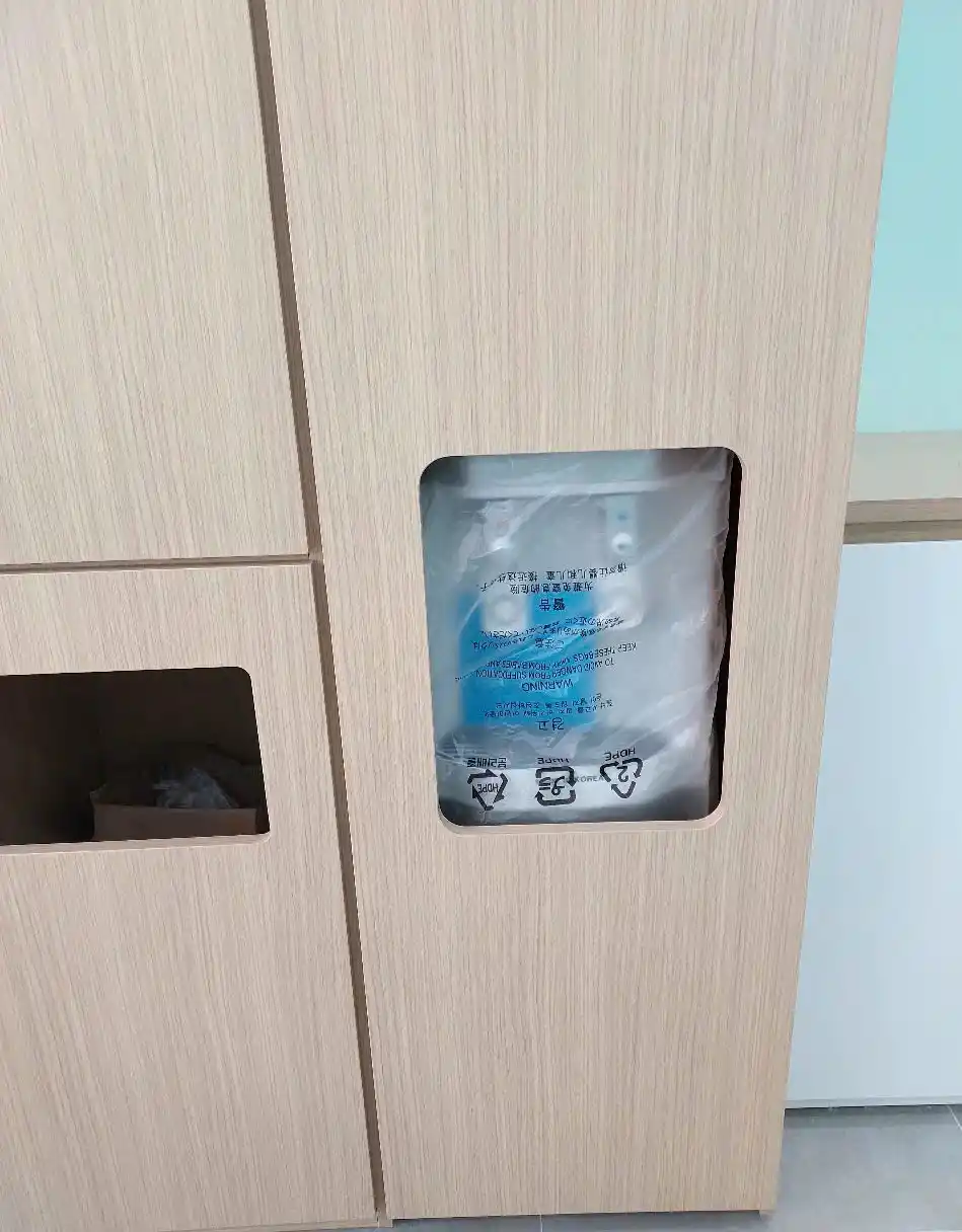 Hình lắp đặt máy lọc nước nóng lạnh Seoul Aqua PTS-2100