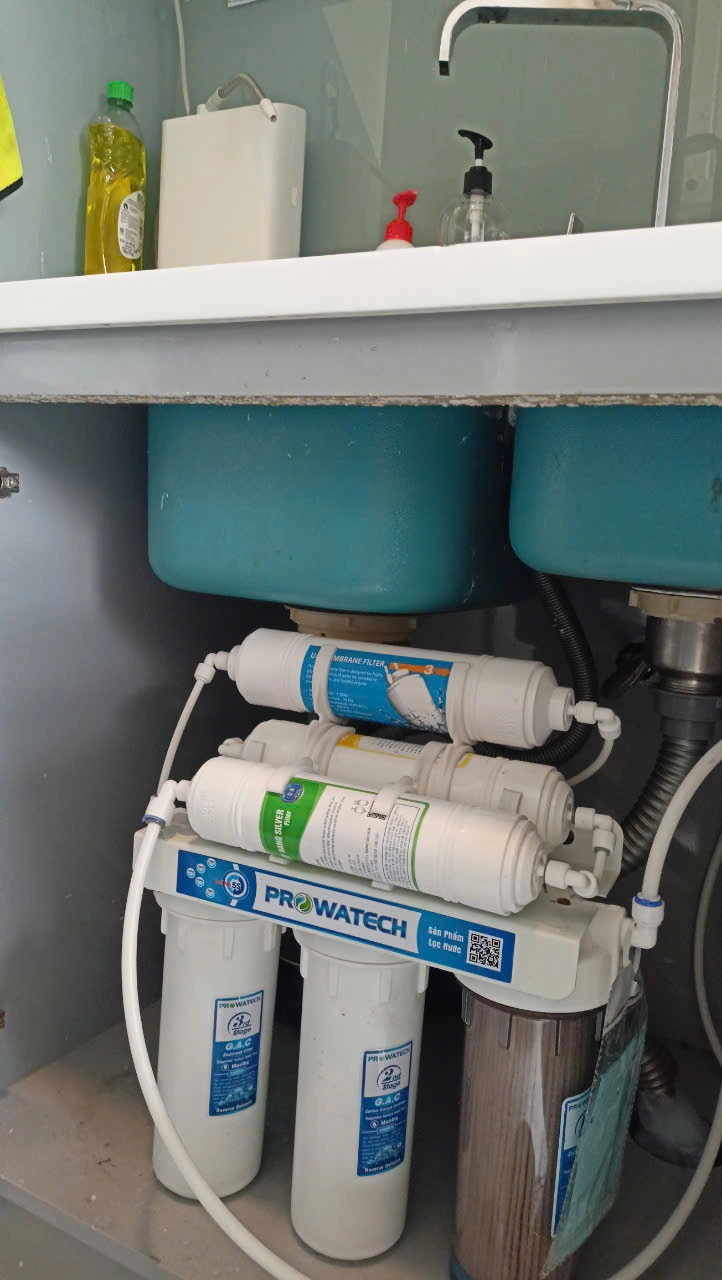 Lắp dưới bồn rửa chén phục vụ cho sinh hoạt