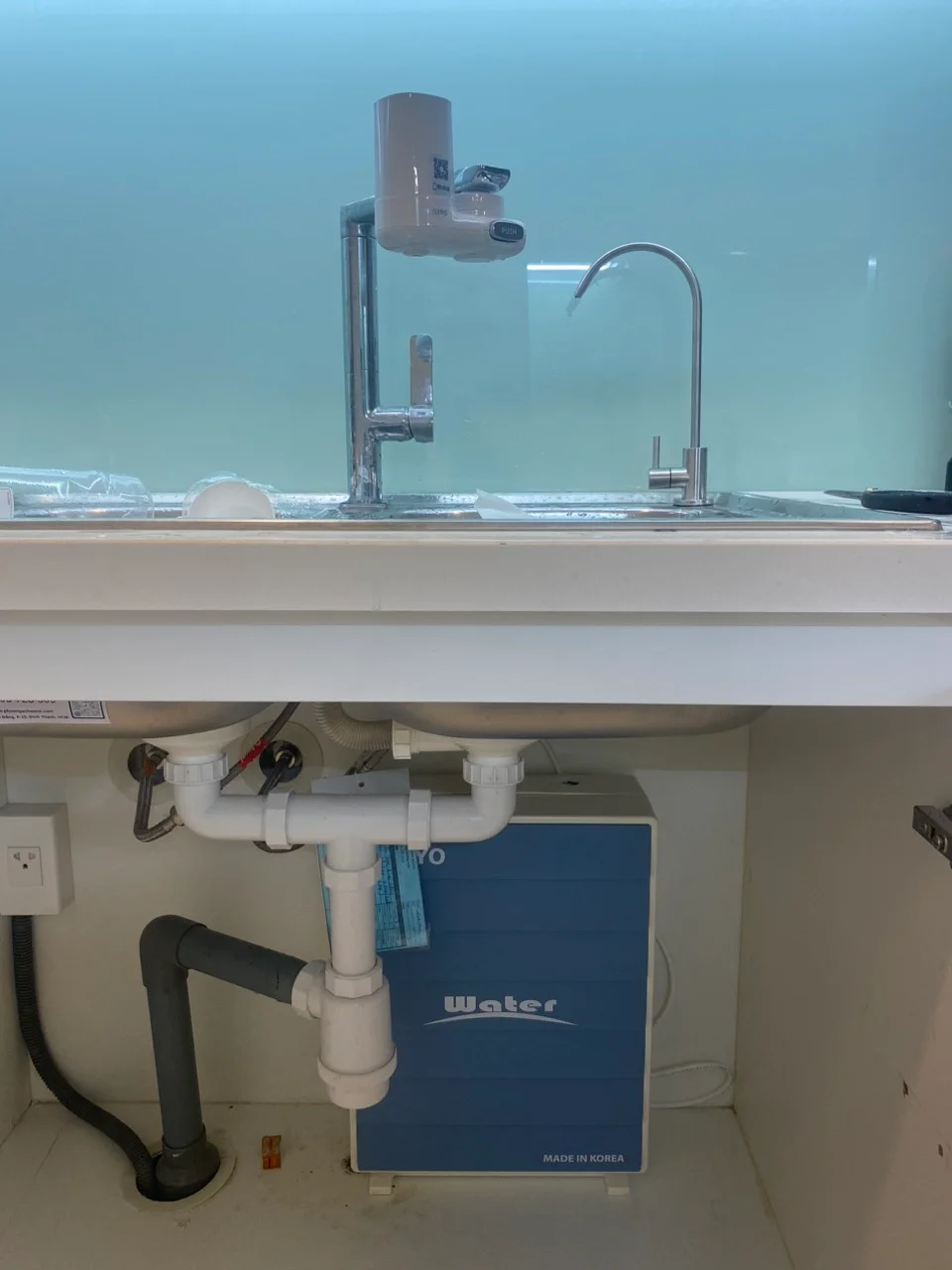 Hình ảnh lắp đặt thực tế máy lọc nước tại vòi Philips AWP3753