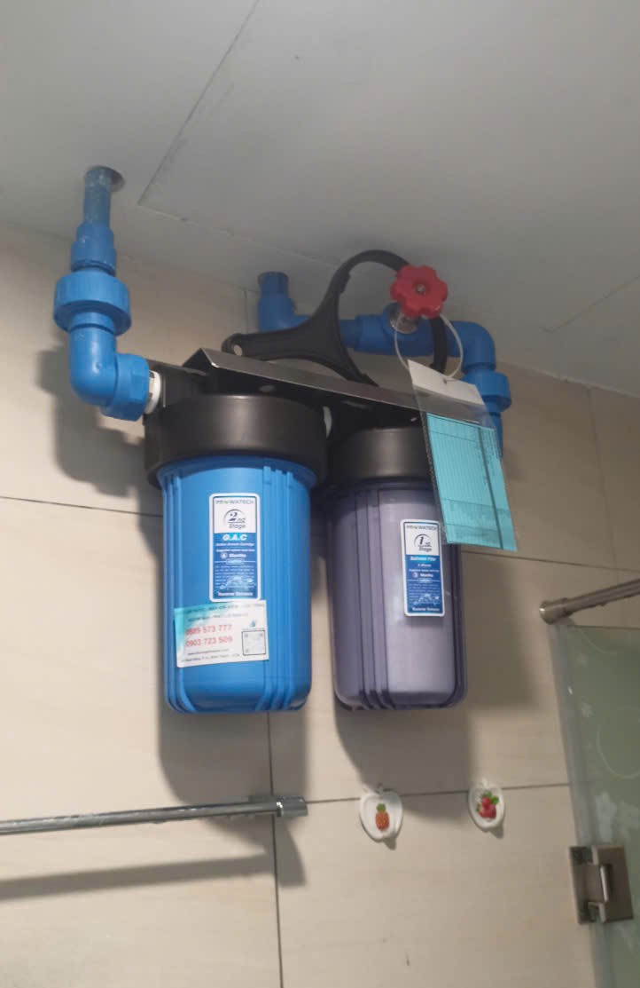 Hình ảnh lắp đặt thực tế của lõi béo PP cho cột Bigblue 10 inch