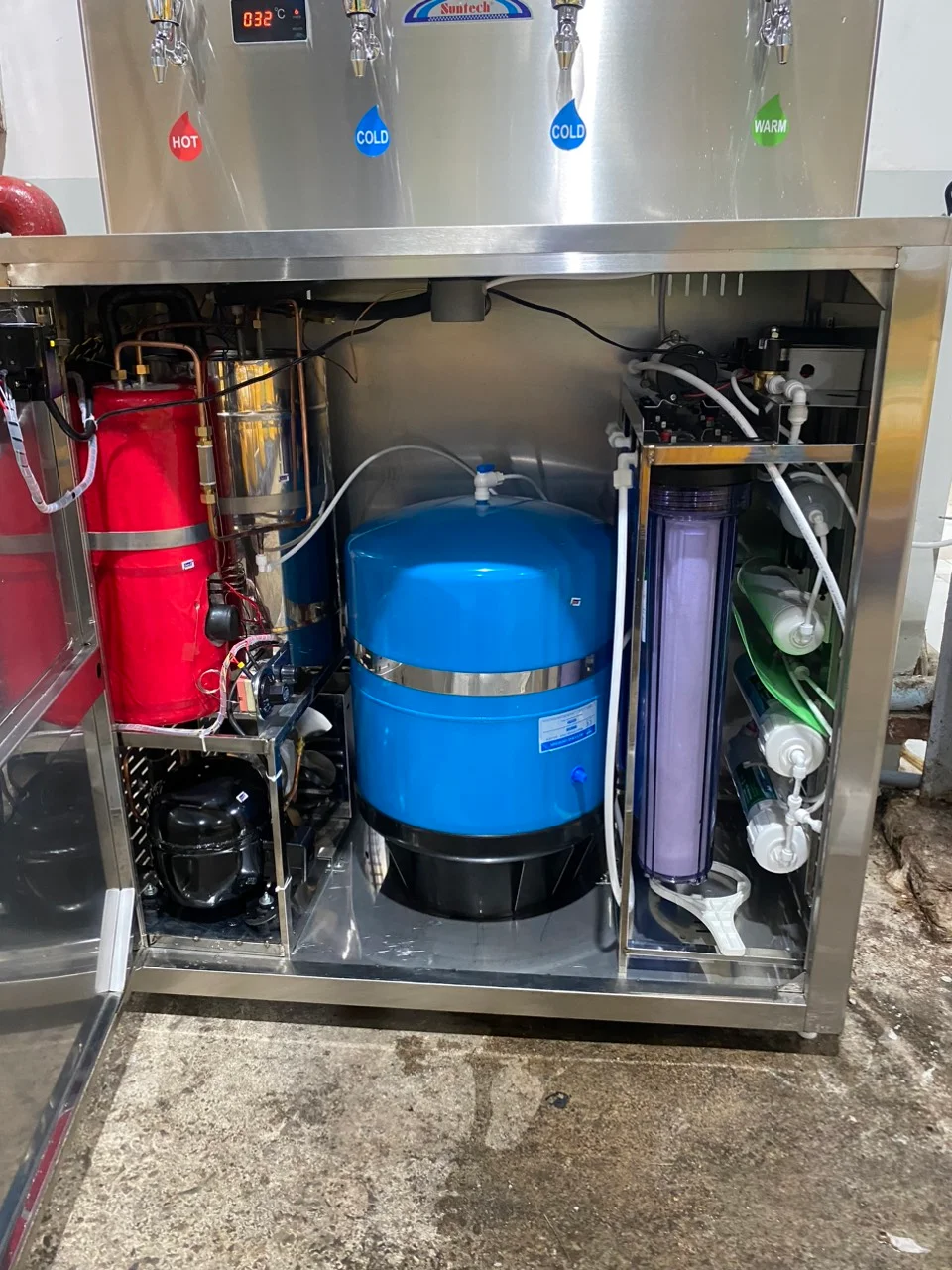 Máy lọc nước nóng lạnh nguội Suntech ST-043RO lắp đặt tại nhà máy Pepsi Bình Dương