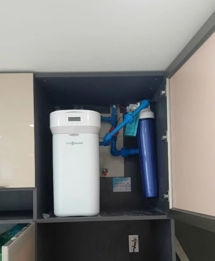 Hình lắp đặt thực tế khi kết hợp Vitopure S2 và Vitopure S3. S2 với thiết kế màu xám và S3 với thiết kế màu cam