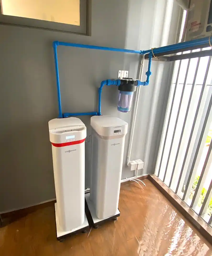 Hình lắp đặt thực tế khi kết hợp Vitopure S2 và Vitopure S3. S2 với thiết kế màu xám và S3 với thiết kế màu cam