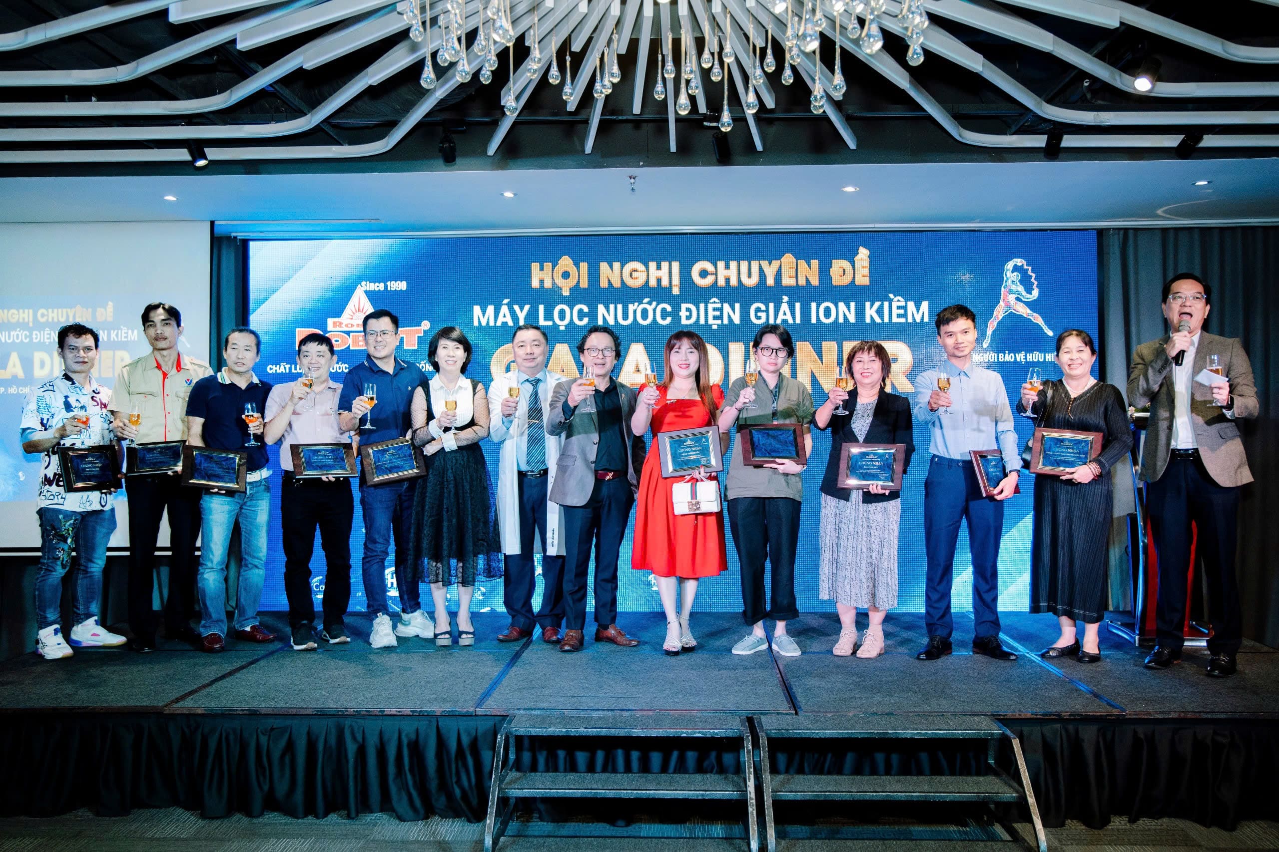 Hội nghị chuyên đề "Máy lọc nước điện giải ION Kiềm" 2024 cùng Robot