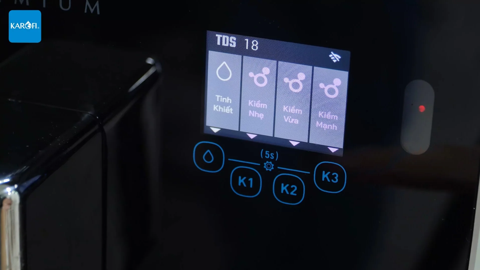 Dễ dàng lấy nước với phím bấm cảm ứng