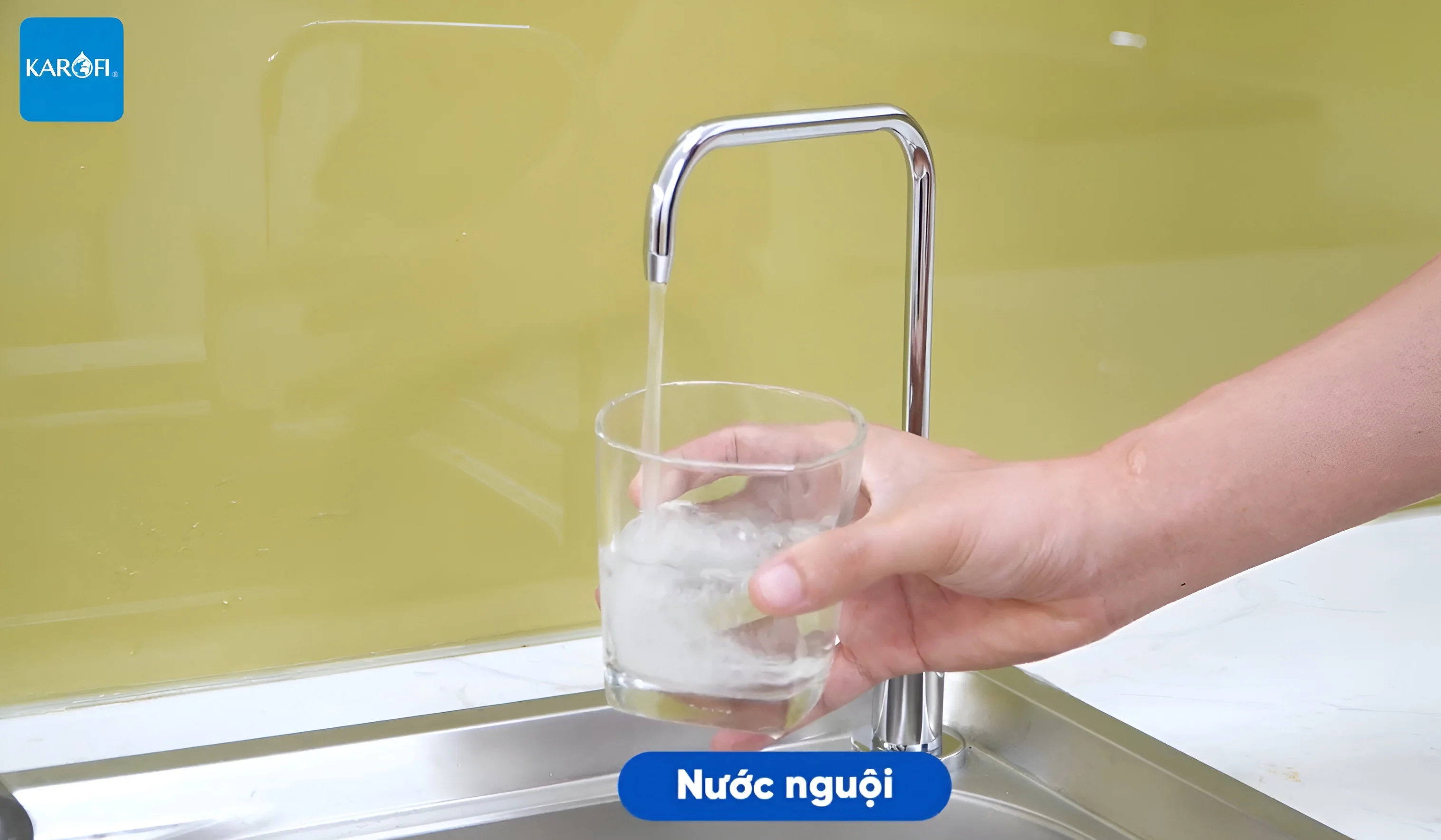 Dễ dàng lấy nước bằng núm vặn cơ