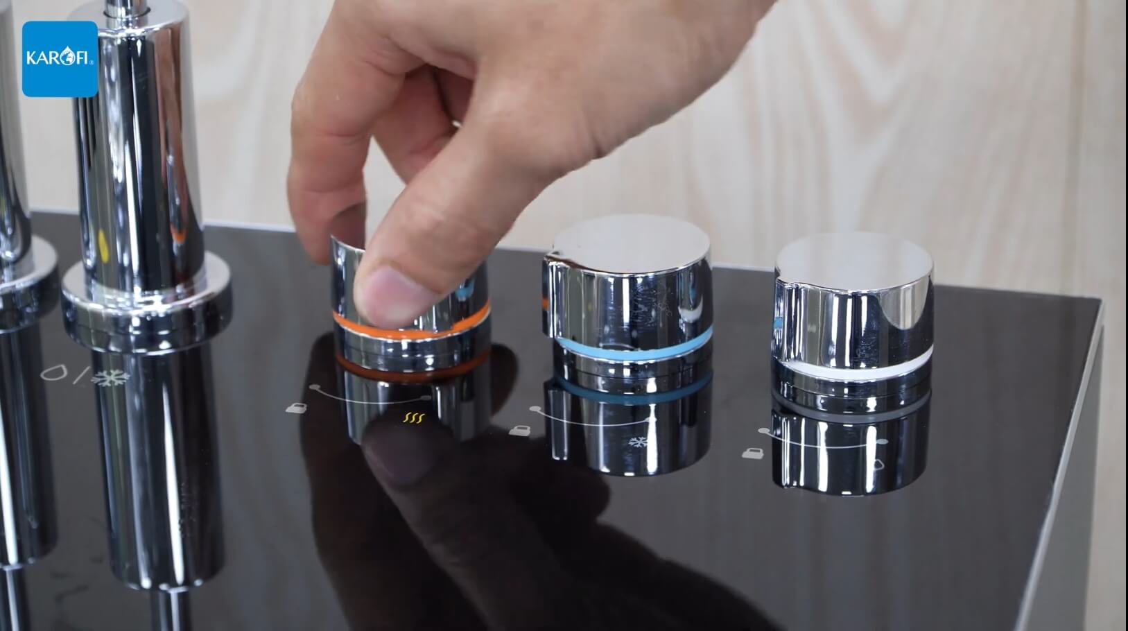 Dễ dàng lấy nước với núm vặn cơ