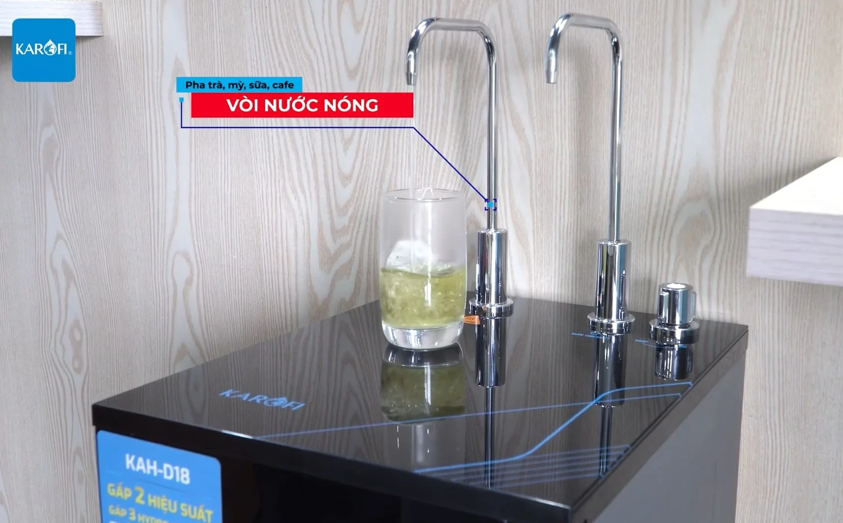 Pha mỳ, sữa, cà phê với vòi nước nóng