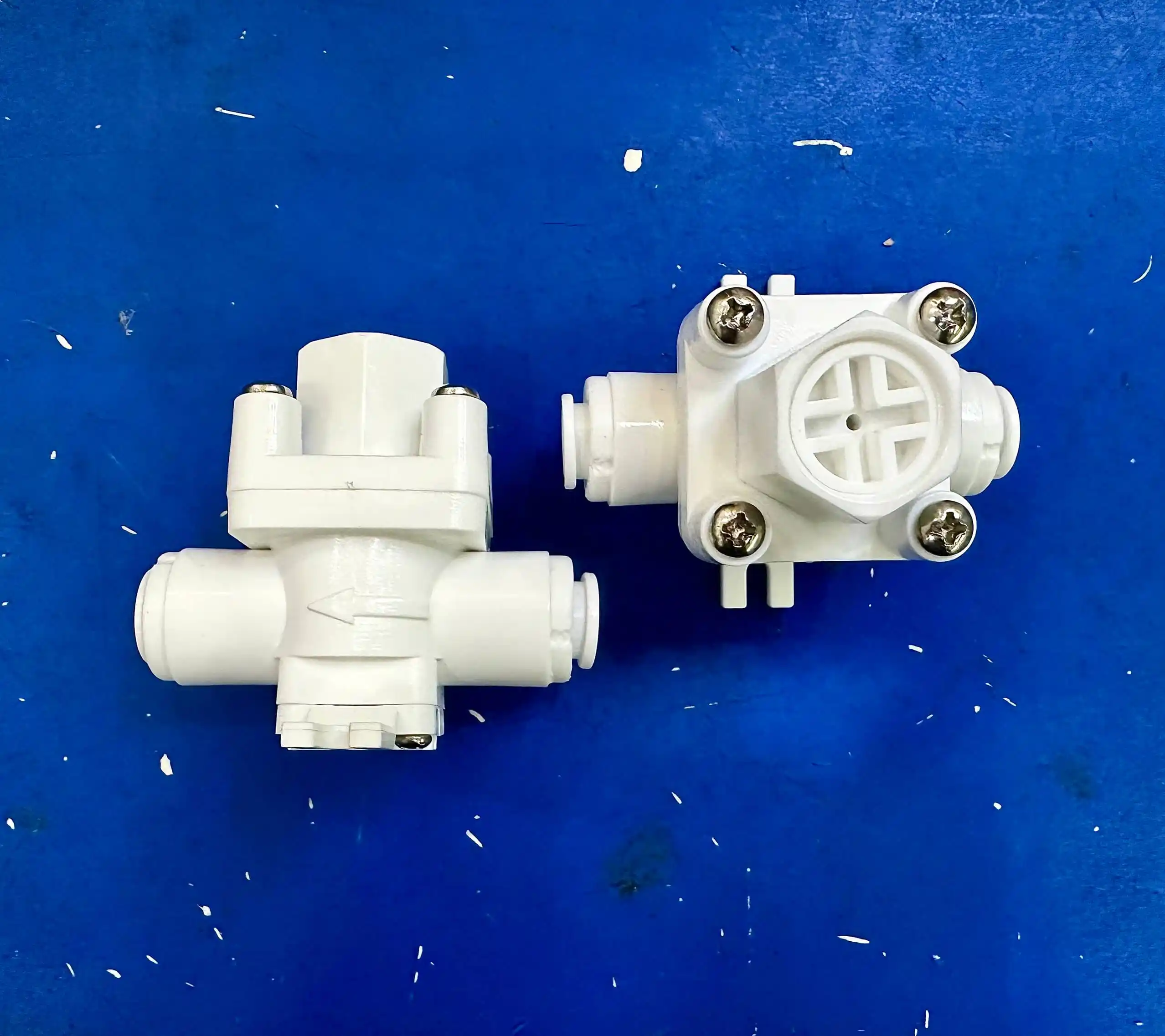 Van giảm áp hai đầu phi 10