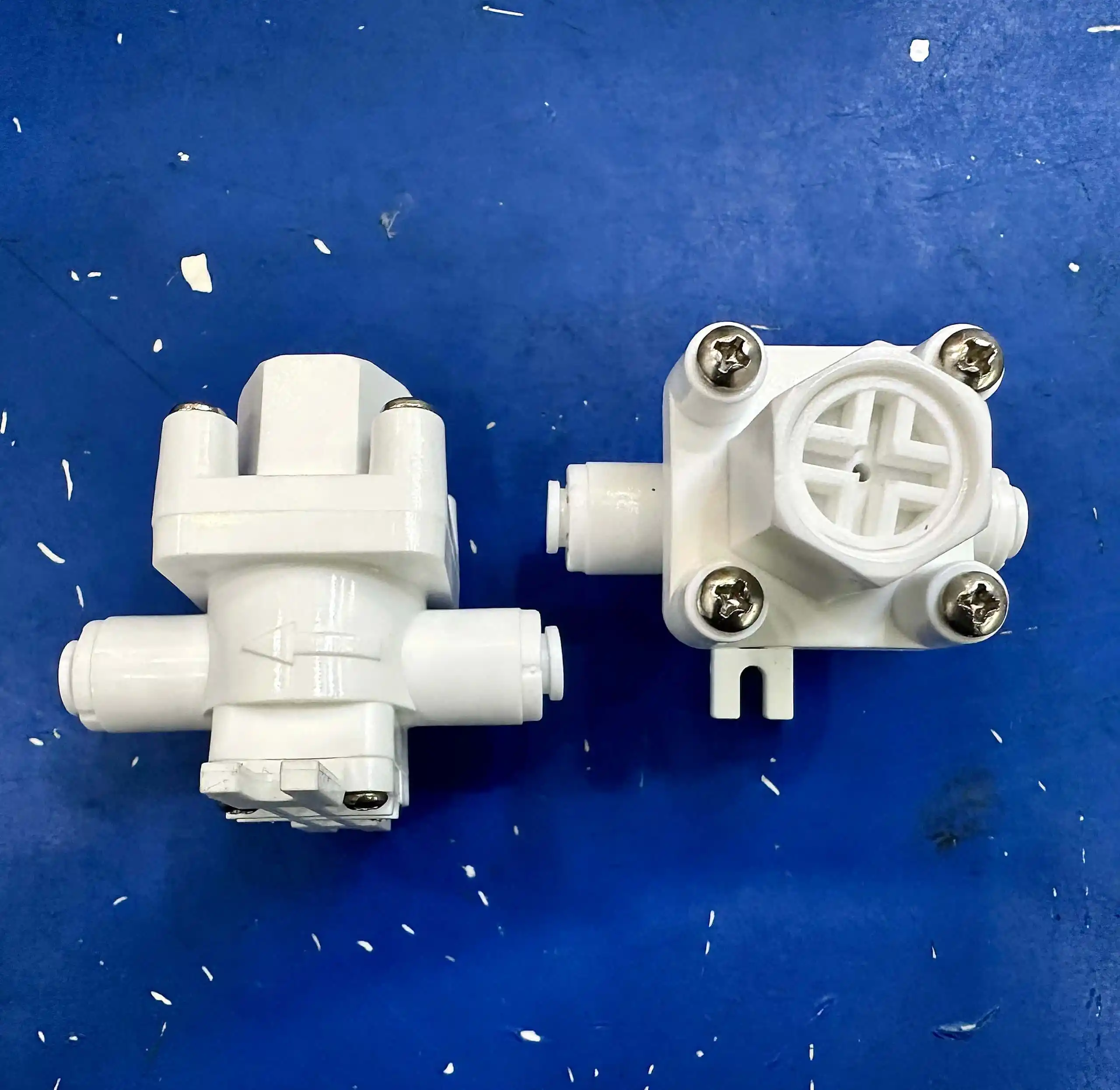 Van giảm áp hai đầu phi 6