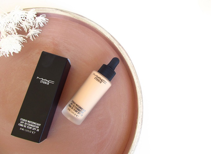 Kem nền chống nắng MAC Studio Waterweight SPF30/PA++ Foundation