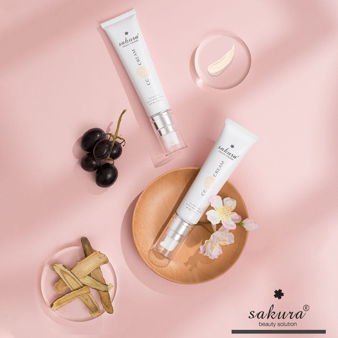 Kem trang điểm Sakura CC Cream Flawless Control Base SPF50+