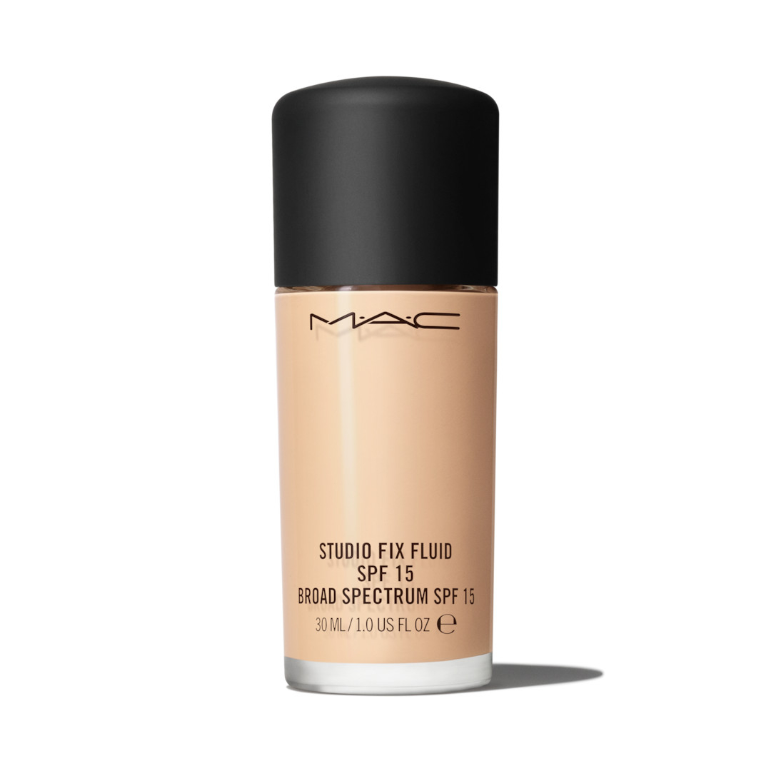 Kem nền cao cấp MAC NC15 Studio Fix Fluid SPF15