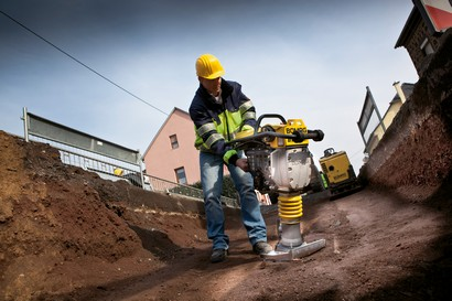 Những lưu ý khi sử dụng máy đầm cóc