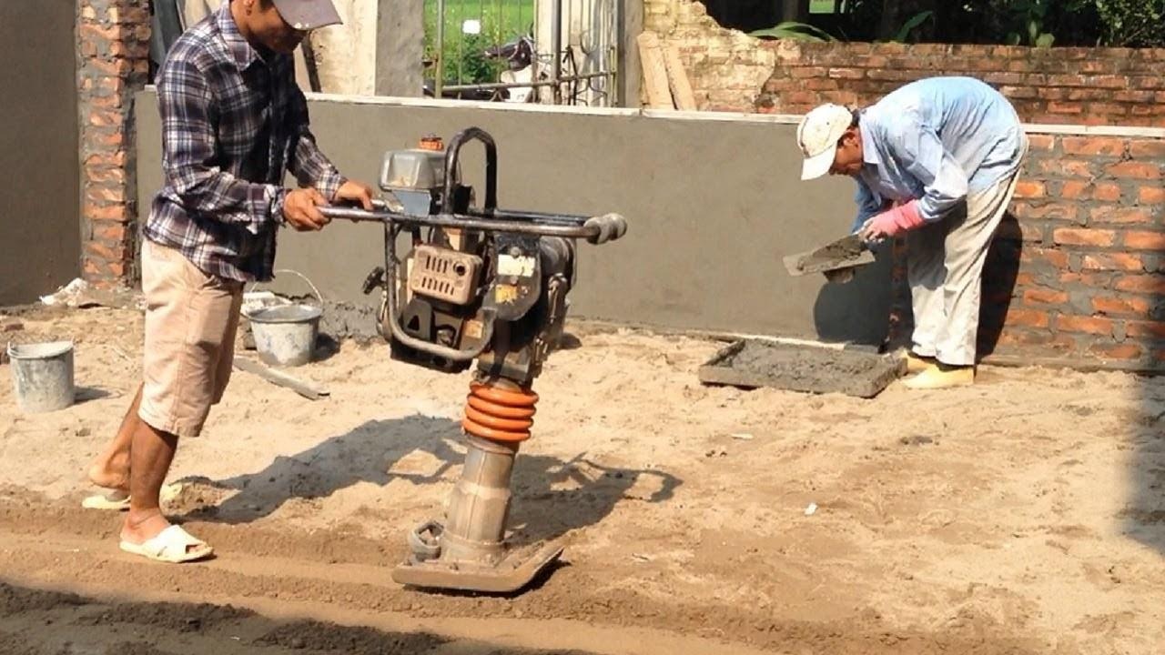 Máy đầm cóc đóng vai trò quan trọng trong ngành xây dựng