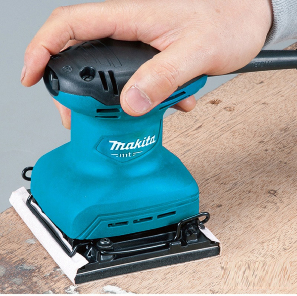 Máy chà nhám vuông MAKITA - M9200B (180W)