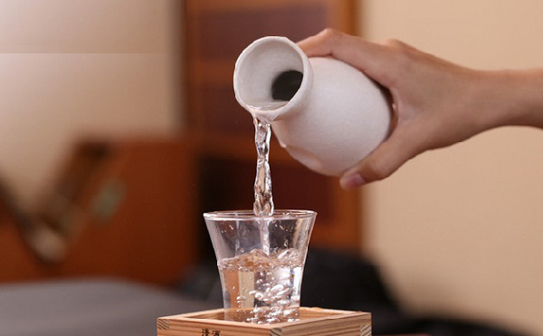 cách lọc rượu trong