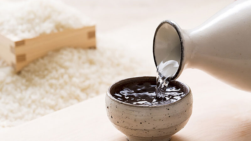Làm đẹp bằng rượu trắng