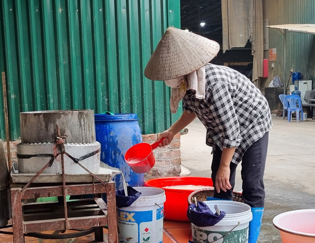 lọc rượu truyền thống