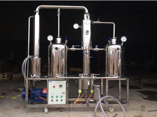 Thiết bánh xe dưới khung máy, dễ dàng di chuyển