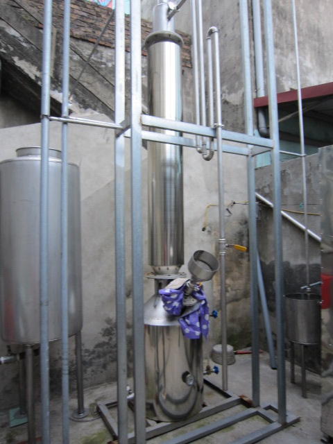 Tháp chưng cất rượu