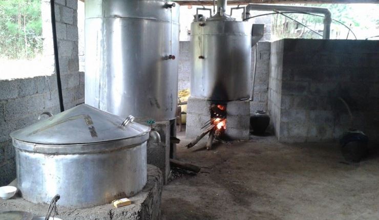 Có nhiều phương pháp chưng cất rượu khác nhau