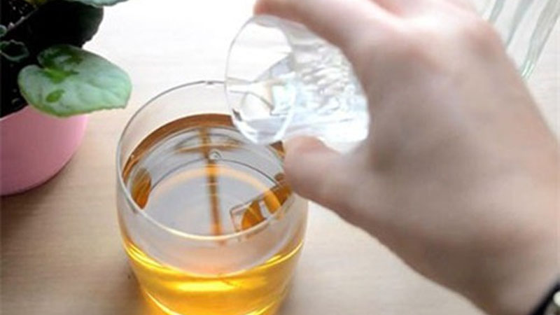 Kết hợp rượu trắng và chè xanh