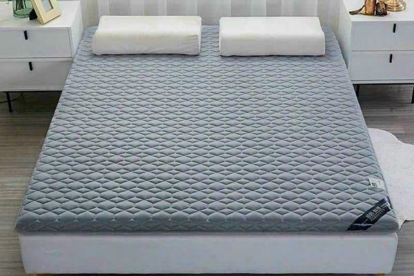 Topper bông ép được làm từ sợi polyester ép chặt cao cấp