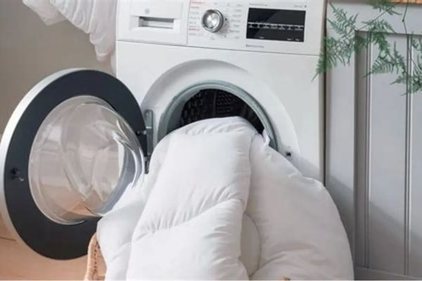 Tìm hiểu quy trình giặt topper bằng máy giặt tại nhà đúng cách