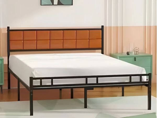 Giường sắt hộp vuông tạo cảm giác mới mẻ cho không gian phòng