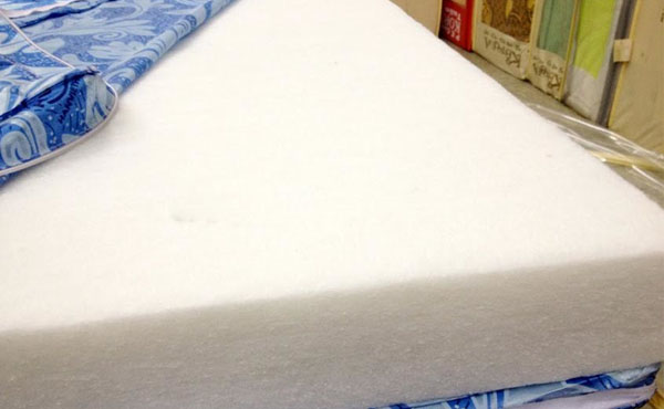 Nệm bông ép được cấp tạo từ những sợi bông cao cấp
