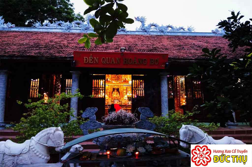 Đền Cô Tám Đồi Chè