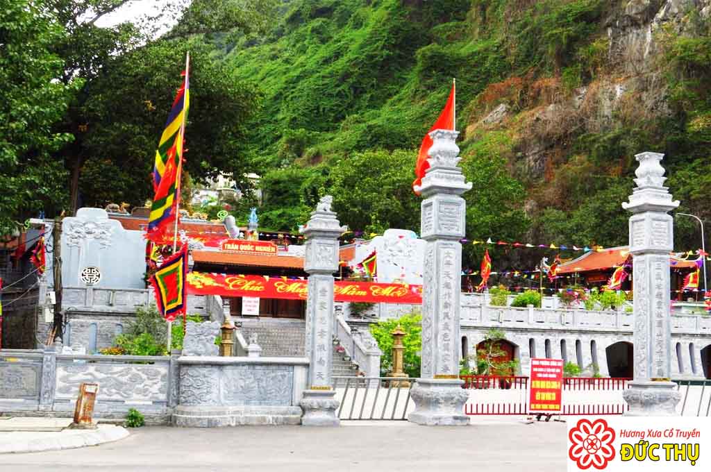 Đền Thờ Đức Ông
