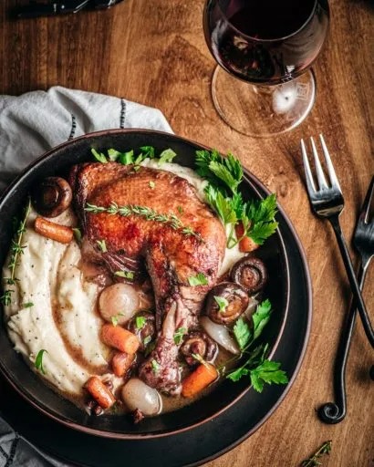 Coq au Vin - Gà nấu rượu vang đỏ