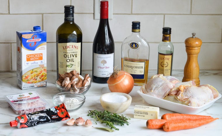 Các nguyên liệu cần có cho món Gà nấu vang đỏ Coq au Vin