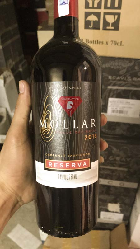 Một chai vang Reserva của Chile