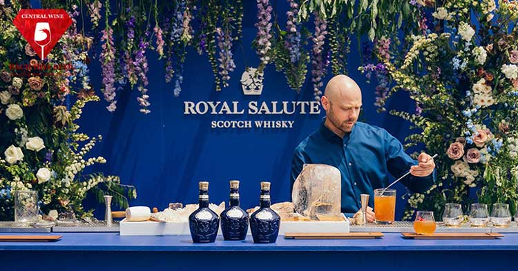 Pha chế rượu Chivas Royal Salute 21 năm