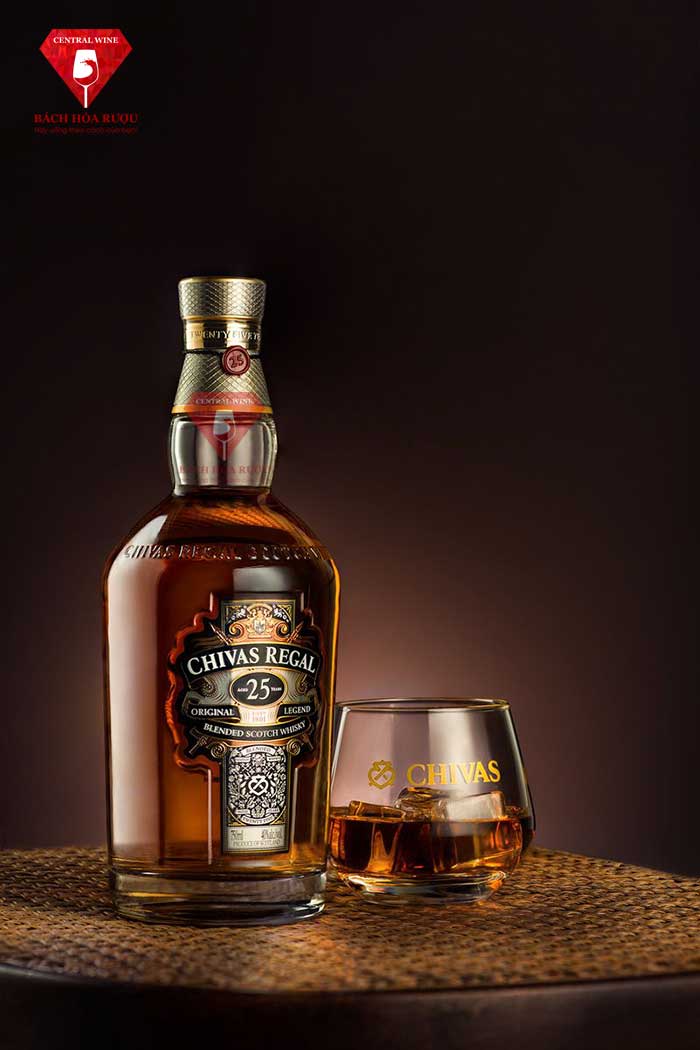 Rượu Chivas Regal 25 Năm
