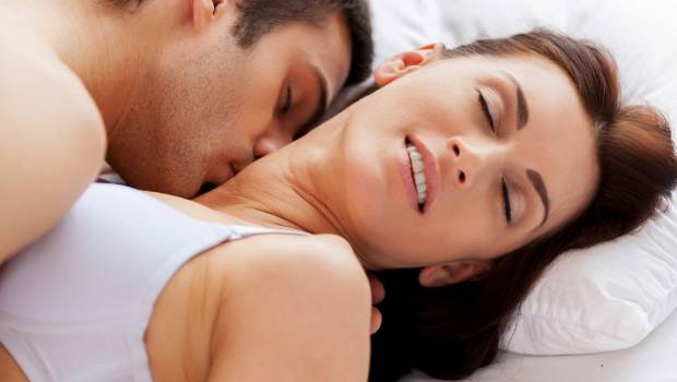 Rượu vang đỏ giúp tăng đời sống tình dục?