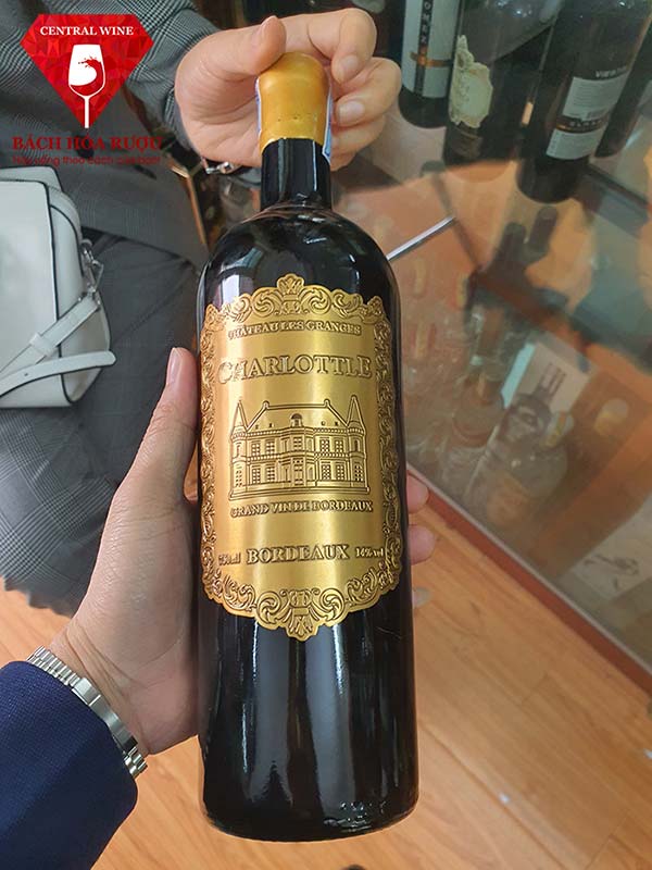 Rượu vang Charlottle Bordeaux thực tế