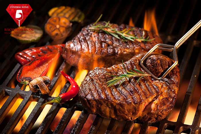 steak bò và vang amarone della valpolicila