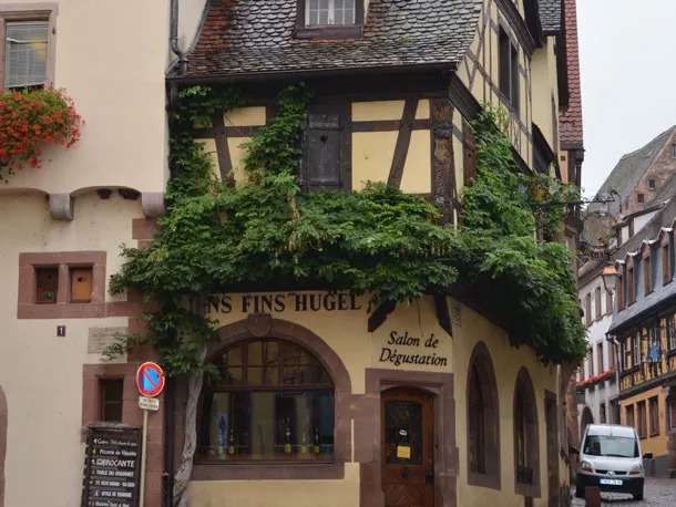 Hầm thử rượu Hugel & Fils ở Alsace