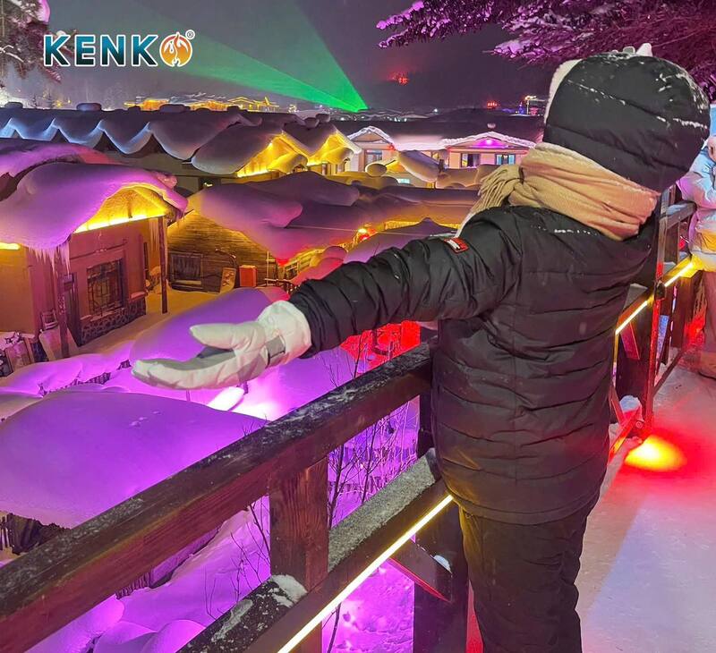 Áo sưởi ấm KENKO chính là vũ khí giúp bạn tận hưởng trọn vẹn chuyến du lịch Tân Cương