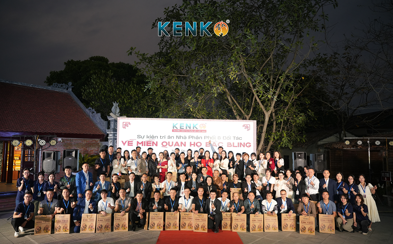 Hơn 100 bức tranh dân gian Đông Hồ được KENKO trân trọng tặng quà cho các Nhà Phân phối Tham dự chương trình.