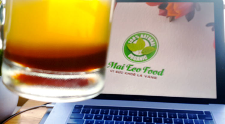 nhỏ mật ong vào nước lọc