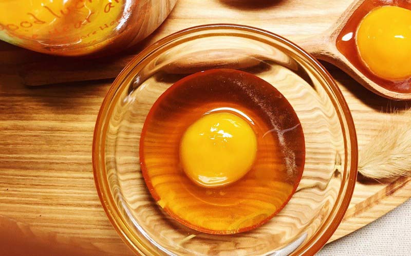 dùng trứng gà để thử mật ong