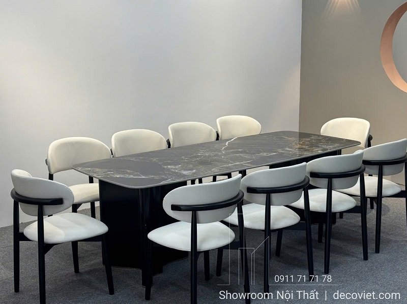 Kích thước bàn ăn 10 ghế tiêu chuẩn giúp bố trí không gian ăn uống cân đối, thoải mái