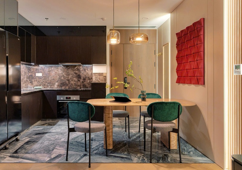 Bàn ăn 4 - 6 ghế tiện nghi, phù hợp cho cả gia đình và khách tới chơi.